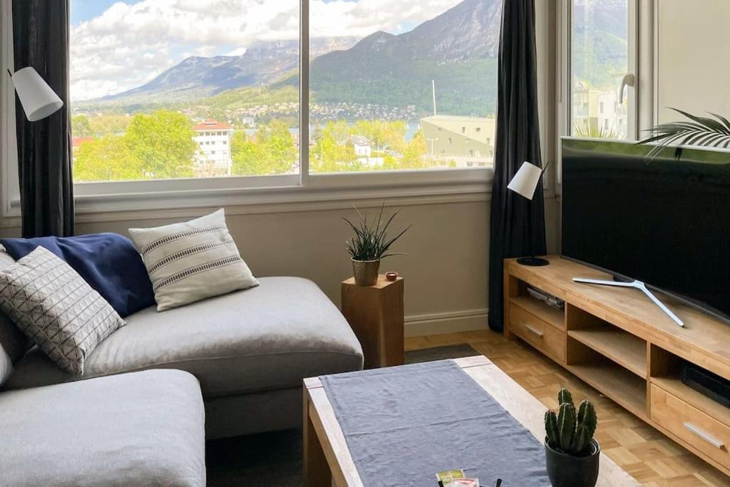 Le Panorama - Vue Lac Et Montagne Avec Parking Annecy Kültér fotó